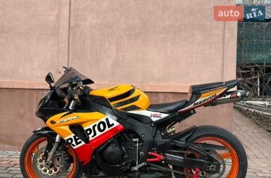 Спортбайк Honda CBR 1000RR 2007 в Гореничах