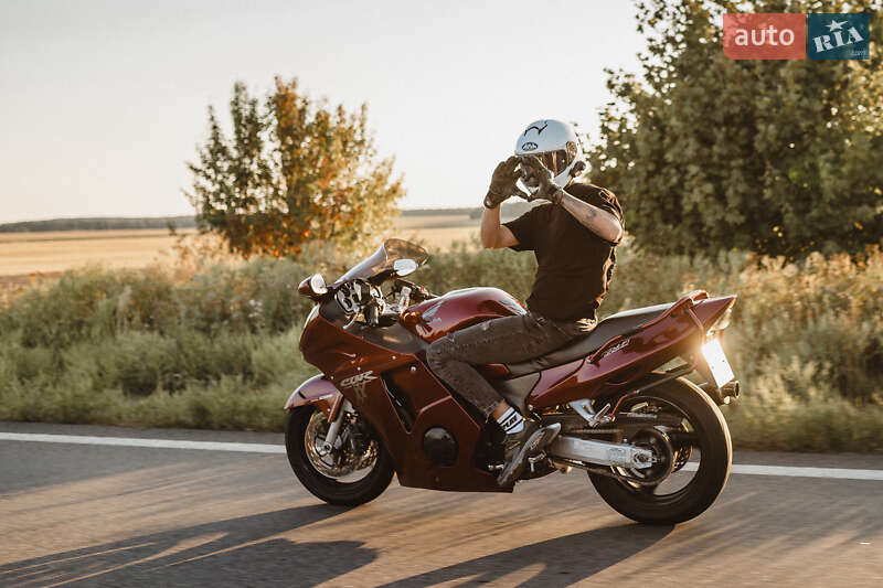 Мотоцикл Спорт-туризм Honda CBR 1100XX Blackbird 1997 в Чернігові фото 11 Мотоцикл Спорт-туризм Honda CBR 1100XX Blackbird 1997 в Чернігові