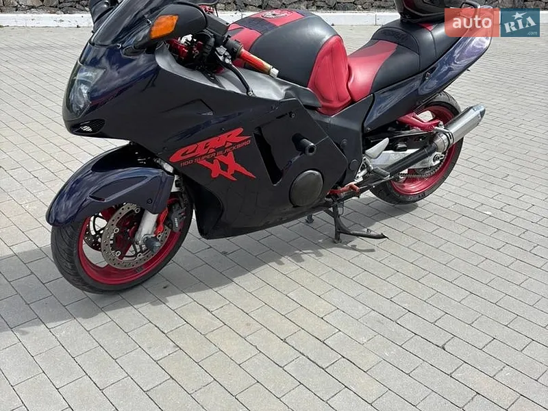 Honda CBR 1100XX Blackbird 2000