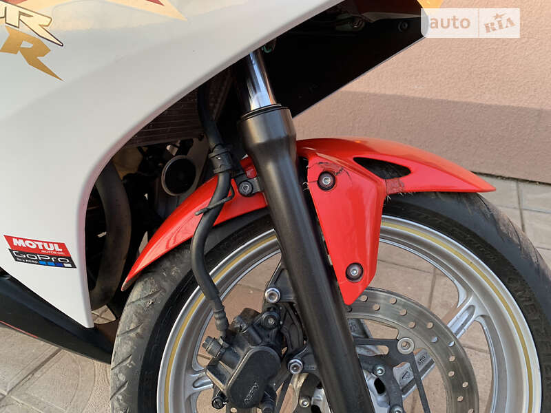 Спортбайк Honda CBR 250R 2011 в Черновцах