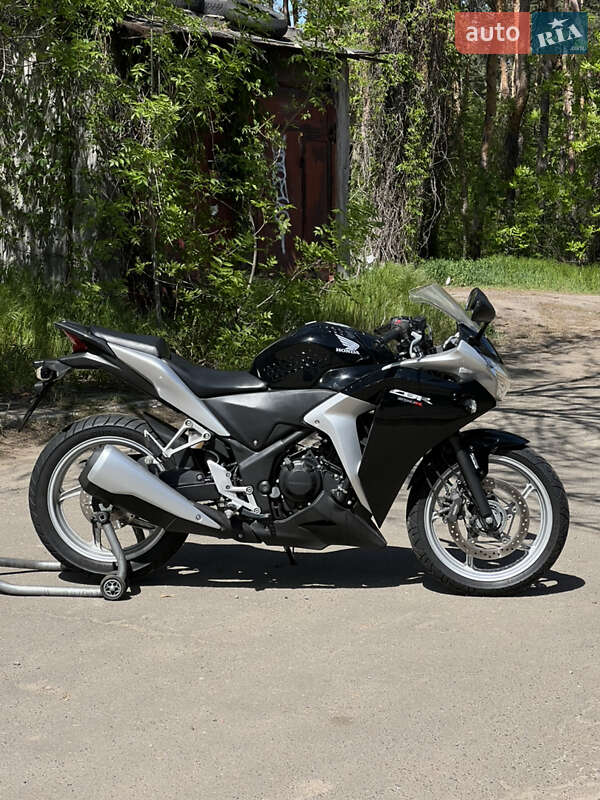 Мотоцикл Спорт-туризм Honda CBR 250R 2011 в Киеве