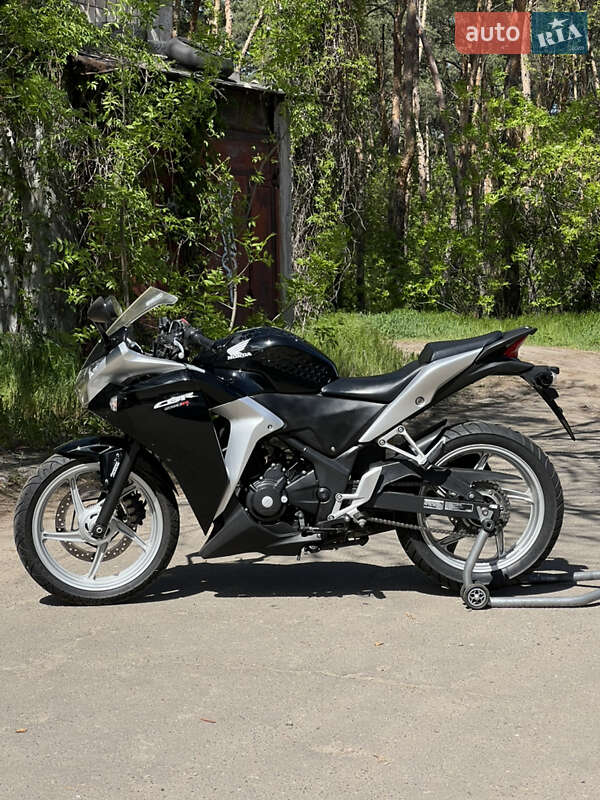 Мотоцикл Спорт-туризм Honda CBR 250R 2011 в Киеве