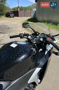 Мотоцикл Спорт-туризм Honda CBR 250R 2011 в 