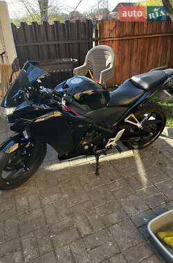 Мотоцикл Спорт-туризм Honda CBR 250R 2016 в 
