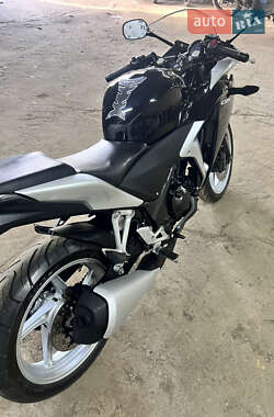 Мотоцикл Спорт-туризм Honda CBR 250R 2012 в 