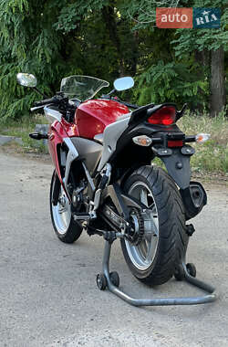 Мотоцикл Спорт-туризм Honda CBR 250R 2011 в 