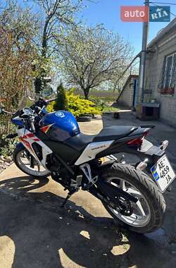 Спортбайк Honda CBR 250R 2011 в 