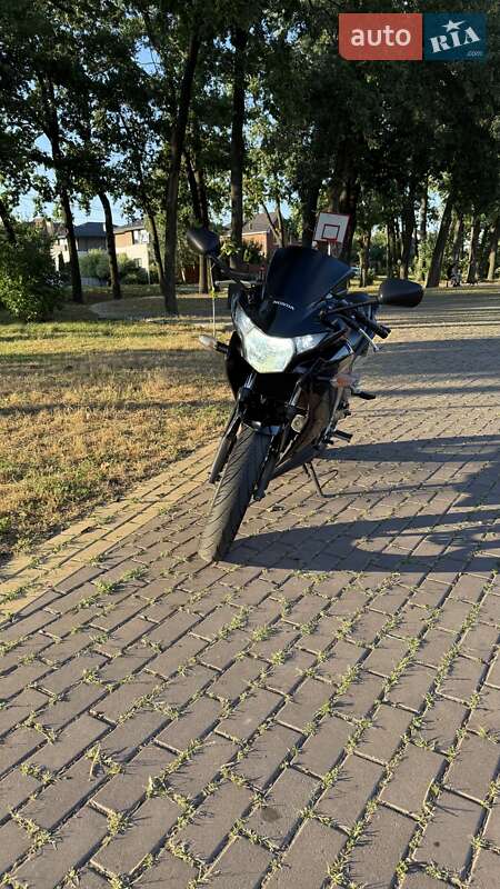 Спортивные снегоходы Honda CBR 250R 2012 в Киеве