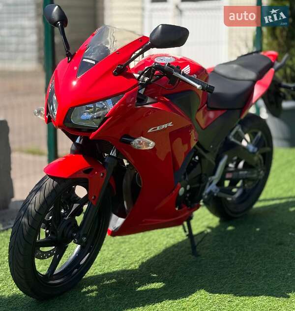 Спортбайк Honda CBR 250R 2017 в Киеве
