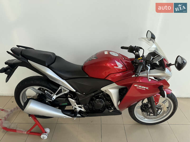 Спортбайк Honda CBR 250R 2015 в Киеве