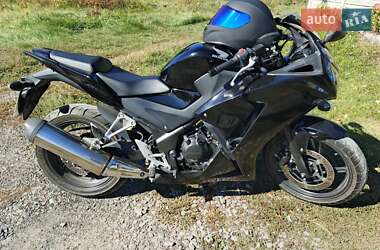 Спортбайк Honda CBR 250R 2016 в Лохвиці