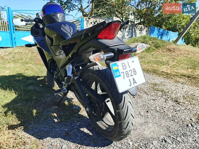 Спортбайк Honda CBR 250R 2016 в Лохвиці