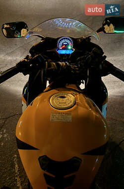 Спортбайк Honda CBR 250R 2014 в 