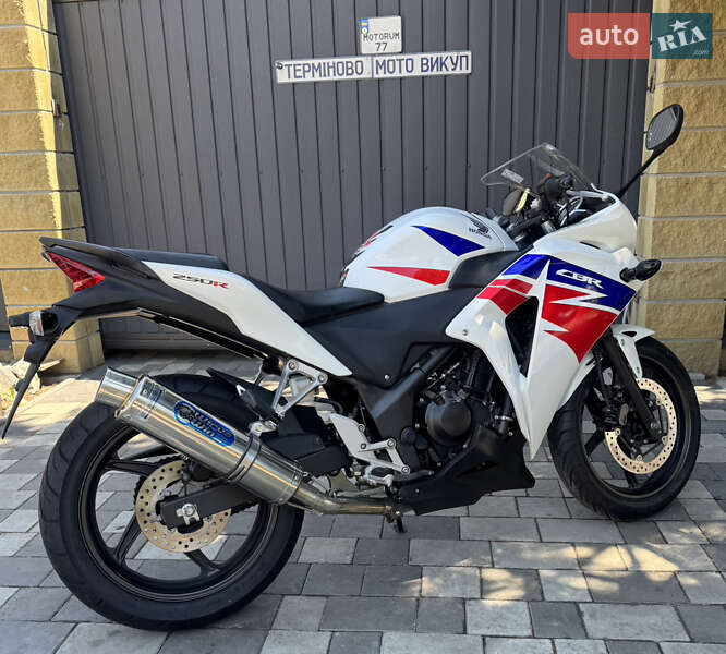 Спортбайк Honda CBR 250R 2013 в Дніпрі фото 3 Спортбайк Honda CBR 250R 2013 в Дніпрі