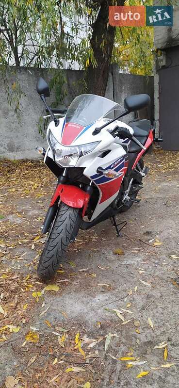 Спортбайк Honda CBR 250R 2014 в Днепре фото 4 Спортбайк Honda CBR 250R 2014 в Днепре