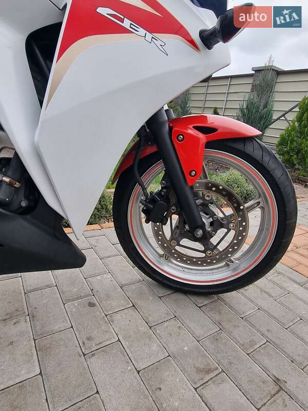 Спортбайк Honda CBR 250R 2011 в Белой Церкви