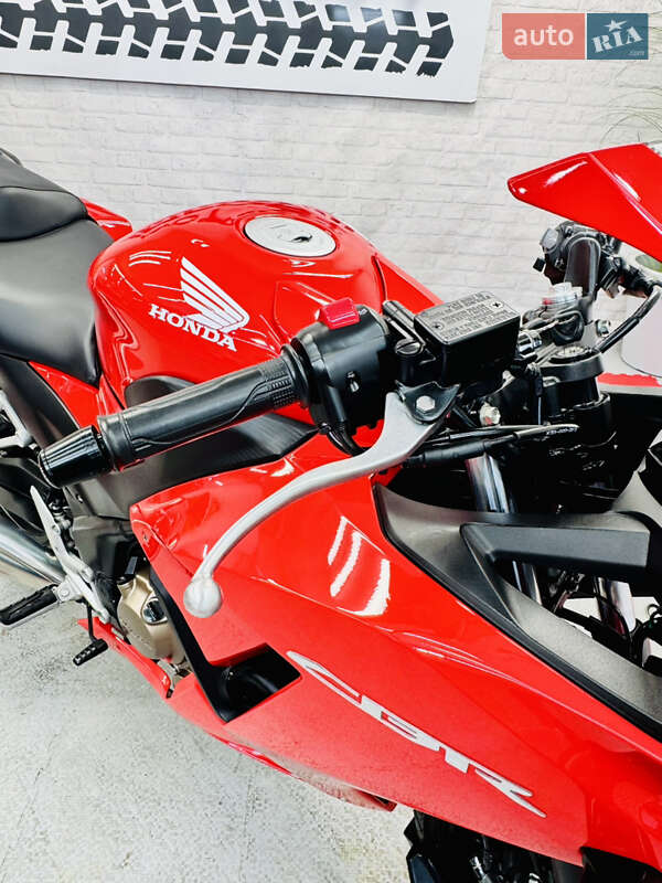 Спортбайк Honda CBR 300R 2022 в Одессе