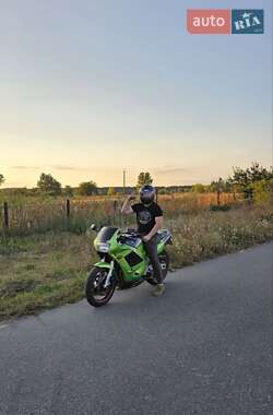 Спортбайк Honda CBR 400F 1999 в 