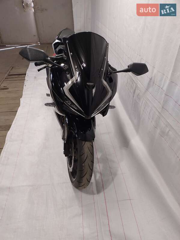 Спортбайк Honda CBR 400R 2016 в Днепре