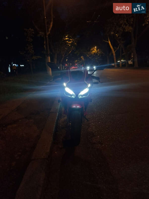 Спортбайк Honda CBR 400R 2021 в Одессе