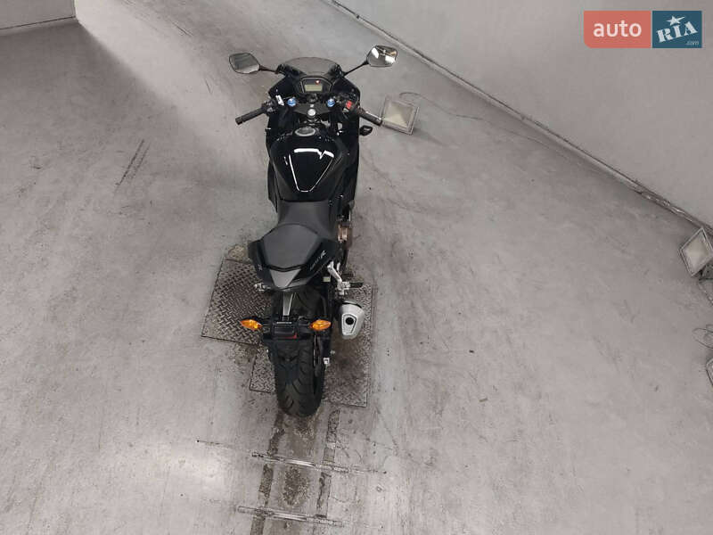 Спортбайк Honda CBR 400R 2017 в Сумах