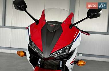 Спортбайк Honda CBR 400R 2017 в 