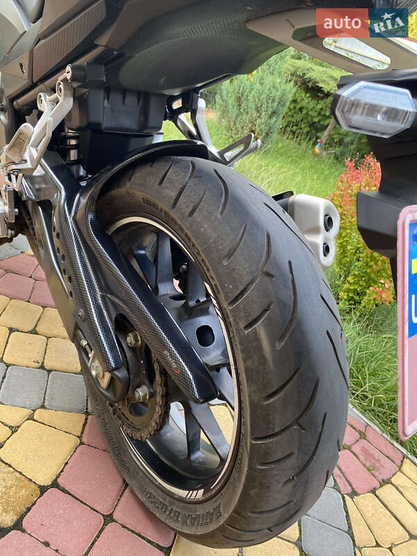 Спортбайк Honda CBR 400R 2020 в Карлівці