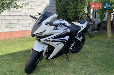 Спортбайк Honda CBR 400R 2017 в 