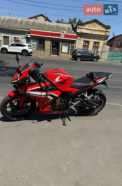 Спортбайк Honda CBR 400R 2021 в 