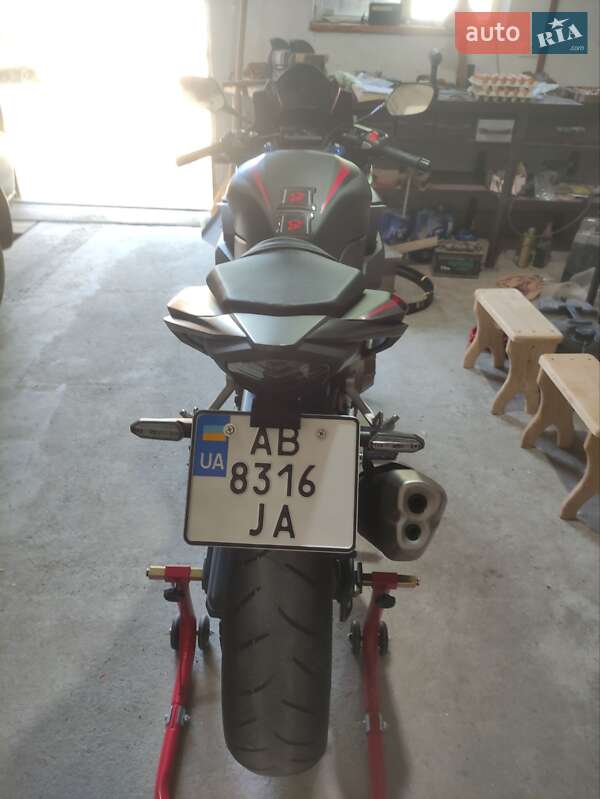 Спортбайк Honda CBR 400R 2019 в Виннице фото 8 Спортбайк Honda CBR 400R 2019 в Виннице