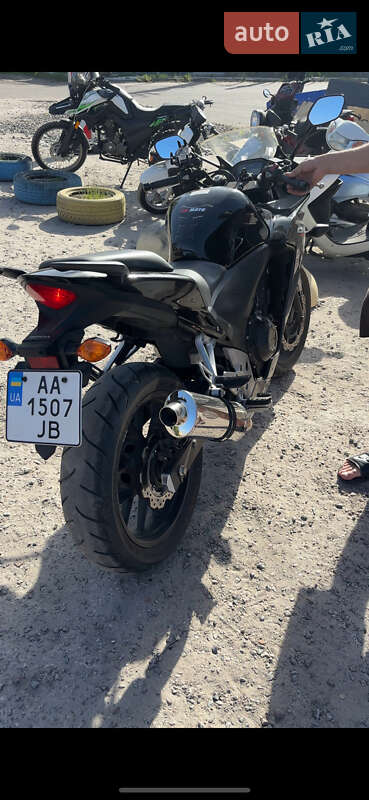 Спортбайк Honda CBR 400R 2013 в Василькові фото 3 Спортбайк Honda CBR 400R 2013 в Василькові