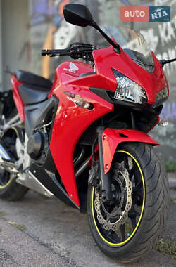 Спортбайк Honda CBR 400R 2013 в 