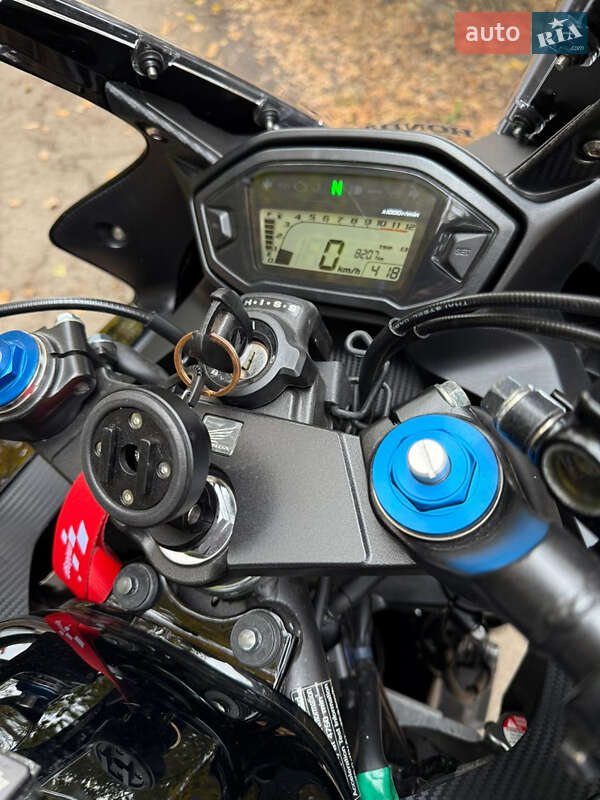 Спортбайк Honda CBR 400R 2016 в Києві