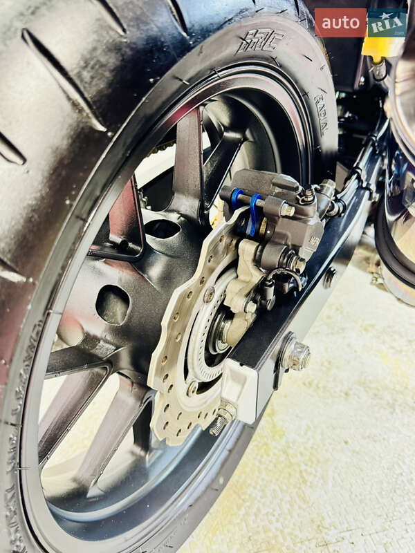 Спортбайк Honda CBR 400R 2013 в Одессе