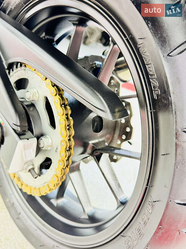 Спортбайк Honda CBR 400R 2013 в Одессе