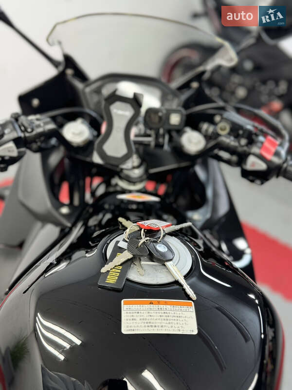 Спортбайк Honda CBR 400R 2013 в Одессе