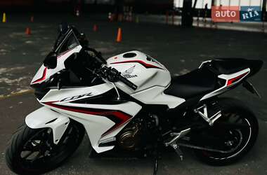 Спортбайк Honda CBR 400R 2021 в Буче