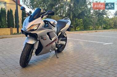 Спортбайк Honda CBR 600F4i 2002 в Вінниці