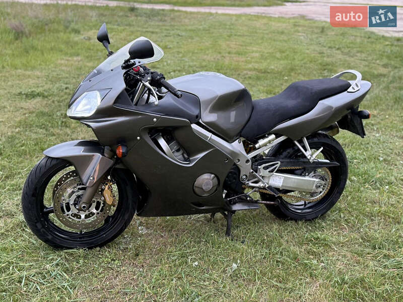 Мотоцикл Спорт-туризм Honda CBR 600F4i 2005 в 