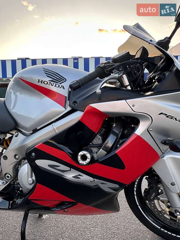Спортбайк Honda CBR 600F4i 2003 в Запоріжжі
