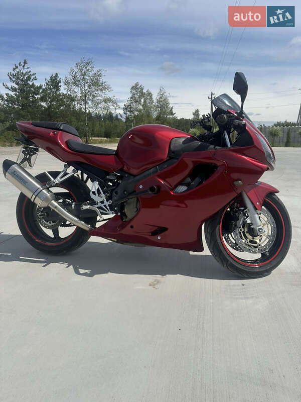 Спортбайк Honda CBR 600F4i 2001 в Камне-Каширском