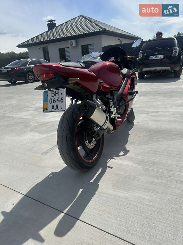 Спортбайк Honda CBR 600F4i 2001 в Камне-Каширском