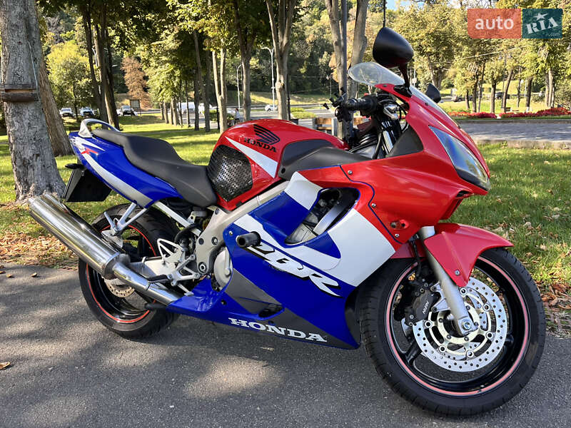 Мотоцикл Спорт-туризм Honda CBR 600F4i 2001 в Києві
