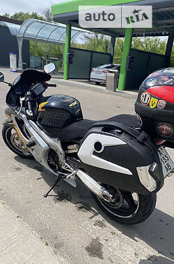 Спортбайк Honda CBR 600F 2000 в Киеве