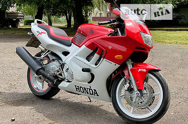Мотоцикл Спорт-туризм Honda CBR 600F 1995 в Млинове