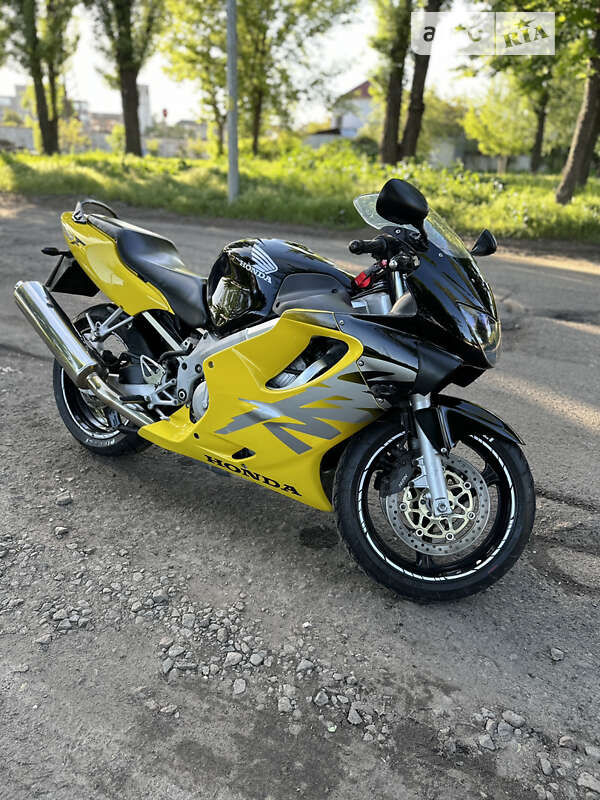 Мотоцикл Спорт-туризм Honda CBR 600F 1999 в Киеве