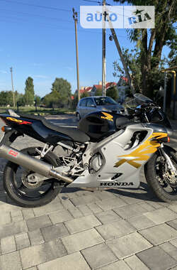 Спортбайк Honda CBR 600F 2000 в Рівному