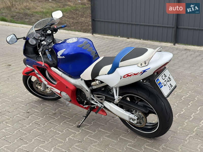 Спортбайк Honda CBR 600F 2000 в Христиновке