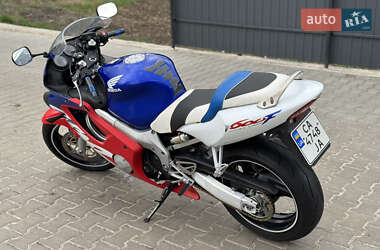 Спортбайк Honda CBR 600F 2000 в 