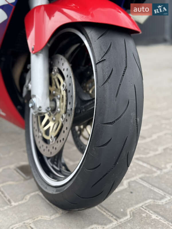 Спортбайк Honda CBR 600F 2000 в Христиновке